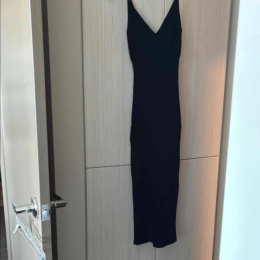 Elegant Black Sleeveless Dress